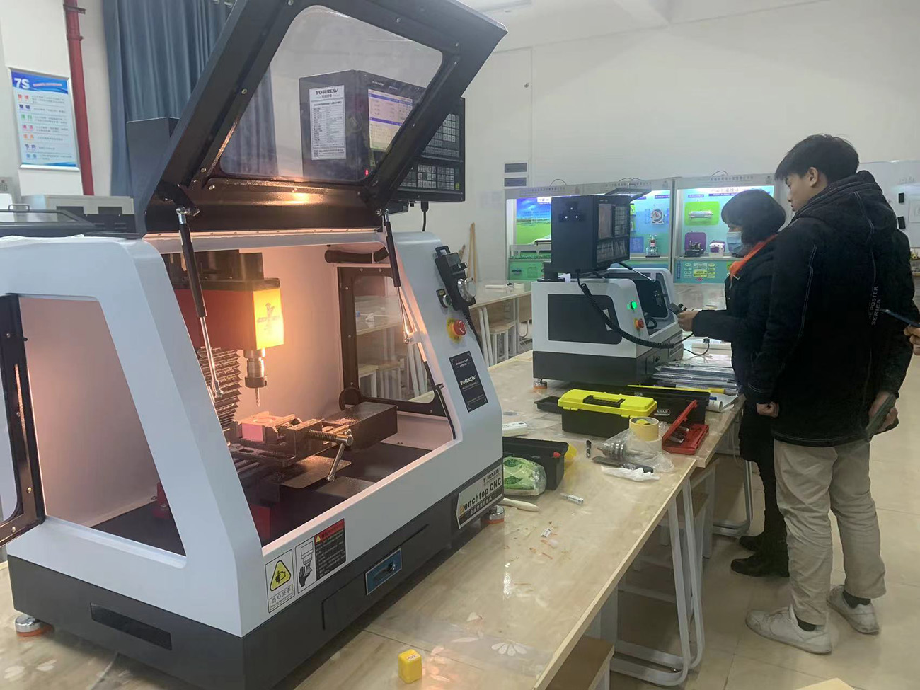 桌面級(jí)數(shù)控機(jī)床